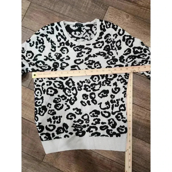 ANN TAYLOR Size Medium Multicolor Cheetah Leopard Print with 3/4 Sleeve Sweater - Picture 4 of 5